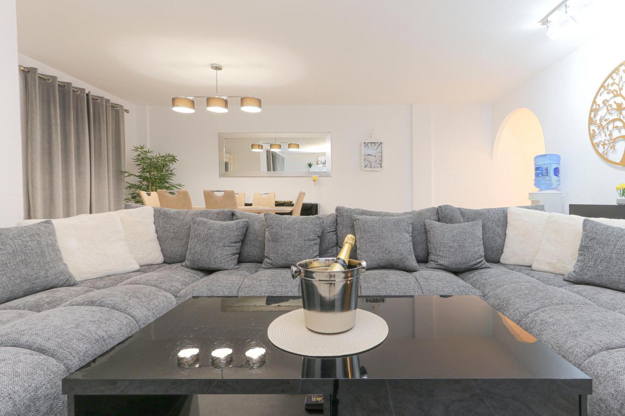 Presidential Suite Villamartin Plaza Av Brisas 67 Аликанте Екстериор снимка
